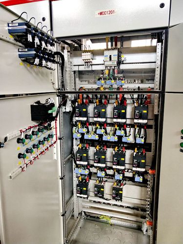 行业动态在电气设备装置中,我们常见都是标准型低压开关柜,如